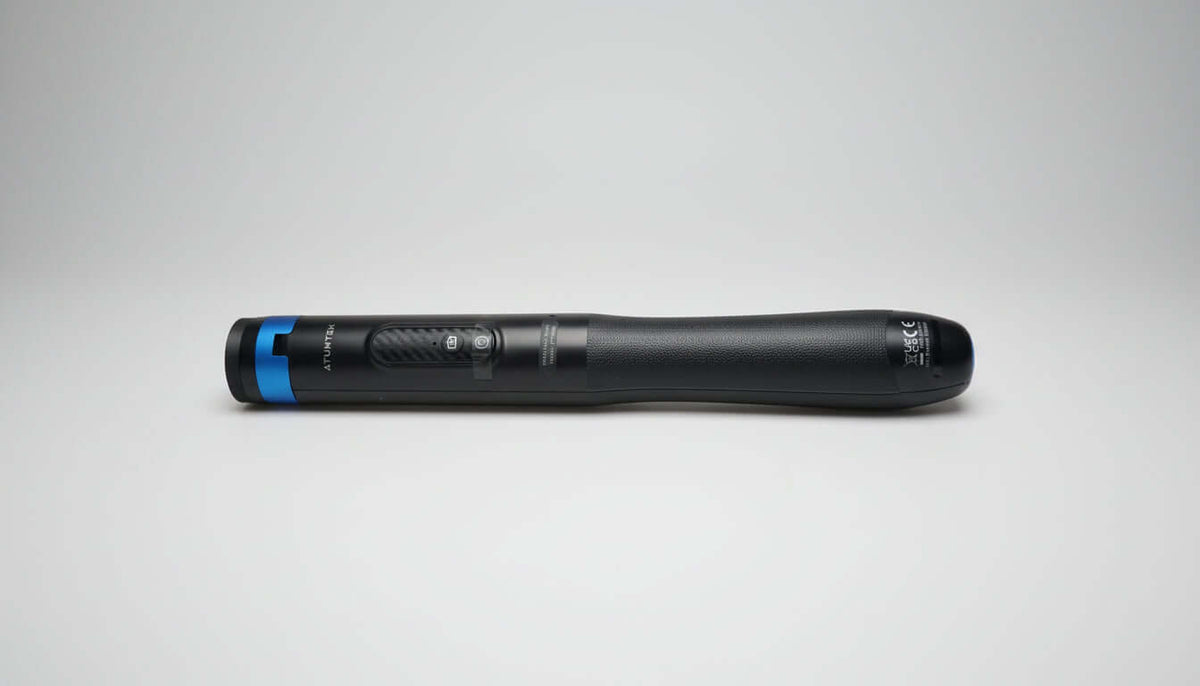 Selfie tripod with durable aluminium legs and non-slip feet, designed for smartphones by HOT PRICE.